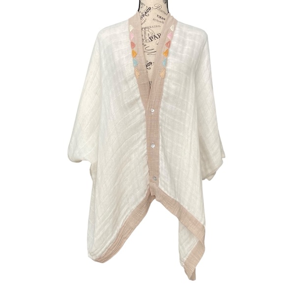 Unmarked Embroidered White and Tan Poncho in Size OS - Picture 1 of 7